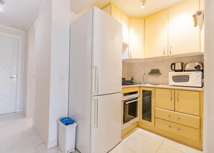 Luxury In Beachfront Complex In El Duque Area, Apartamento