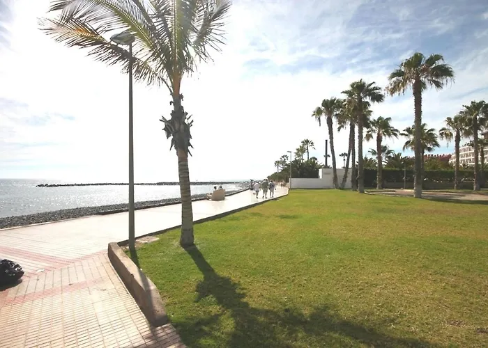 Appartement Luxury In Beachfront Complex In El Duque Area,